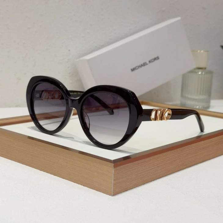 Picture of Michael Kors Sunglasses _SKUfw71187515fw